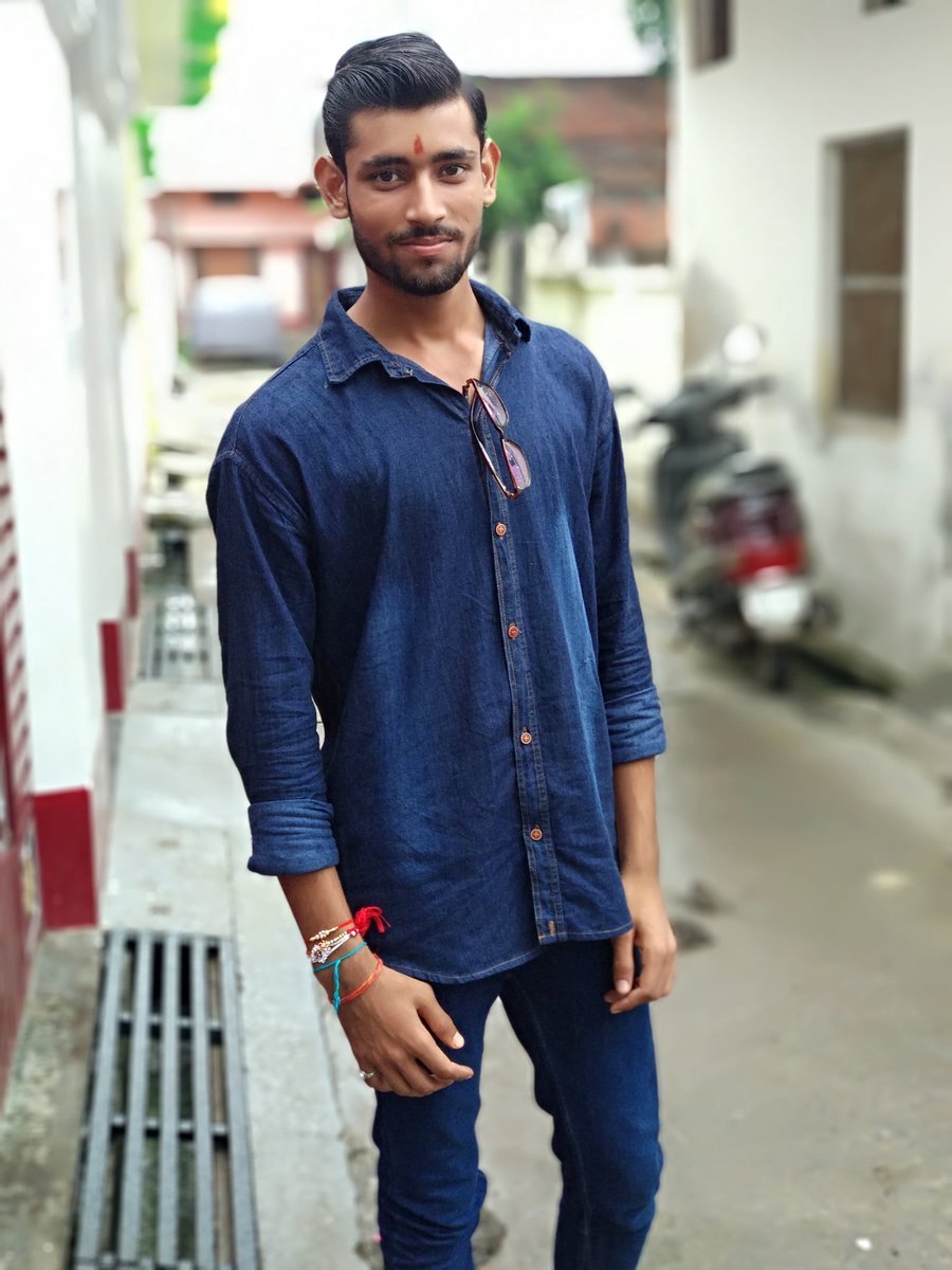 Shikhar_mints's tweet photo. #Photoshoot #partywear #Fresh #calm #pose #background https://t.co/Kmhdps0Xrm