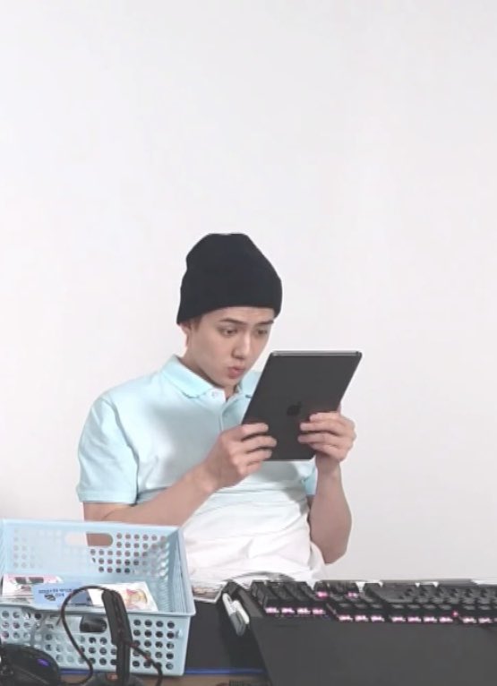 댓글과    눈싸움중