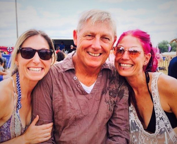WessexCancer's tweet photo. "If you're between 60 and 74 and registered with a GP in England, the NHS will automatically send you a bowel cancer screening kit to do at home every two years. Don't ignore it, it could save your life.“ This is Alan’s story https://t.co/oMc8QsLGQj
#bowelcancer #menshealth #NHS https://t.co/SnzyTY3pG9