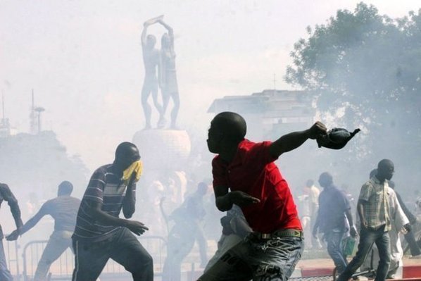 senflash7's tweet photo. 23 juin : Le jour où le peuple reprenait sa Souveraineté #kebetu #senegal https://t.co/QkvBtWcwy4 https://t.co/qfzb5AeAr5