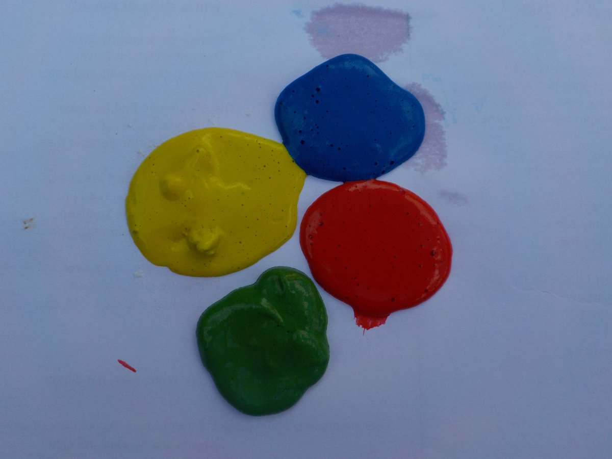 DownendScience's tweet photo. π¨π§ͺFizzy Art: Experiment with mixing bicarbonate of soda into your paints. Create your picture and then spray or paint over with lemon juice or vinegar. Watch the neutralisation reaction happen and observe the effects on your art work. @DownendART π¬ #DownendScienceClub https://t.co/vPQGyhecSA
