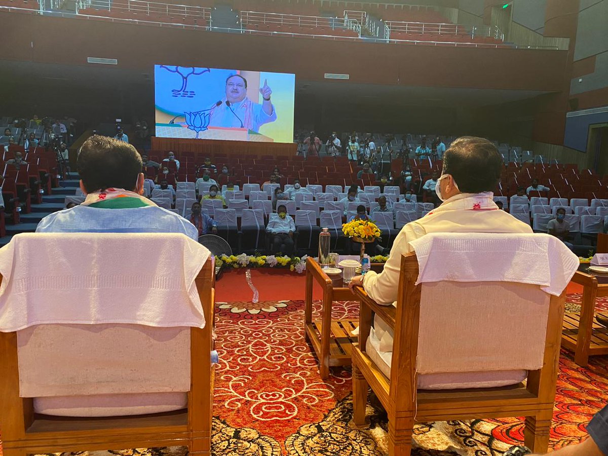 sarbanandsonwal's tweet photo. Joined @BJP4India National President Shri @JPNadda ji's
#AssamJanaSambodhan with @BJP4Assam President Shri @RanjeetkrDass, MPs and karyakartas in Guwahati.

On the occasion of 'Balidan Diwas', pledged to continue dedicating ourselves for the nation. 

#VirtualRallyAssam https://t.co/AlyoncePrj