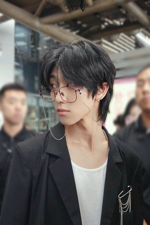 baekiesh's tweet photo. Dear men, what's stopping you from dressing or looking like this? https://t.co/NbexNYSUuy