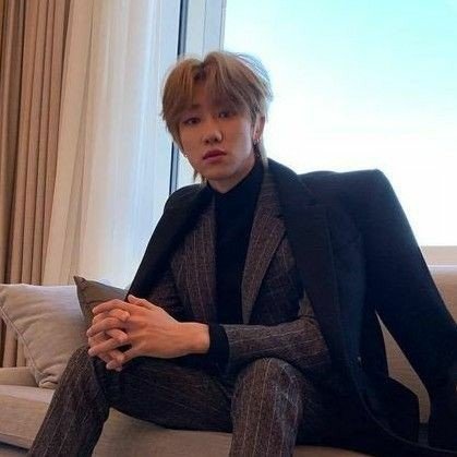 baekiesh's tweet photo. Dear men, what's stopping you from dressing or looking like this? https://t.co/NbexNYSUuy