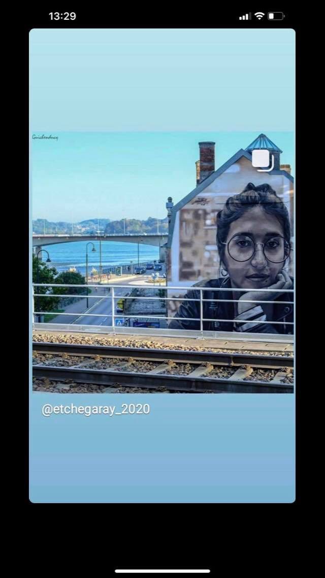 obriamell's tweet photo. c pas drôle qui m’a peinte sur les murs de bayonne https://t.co/qNH329SGVv