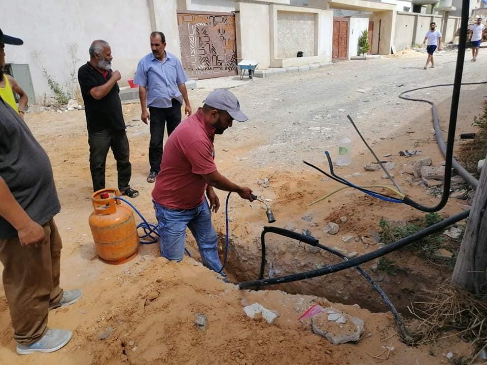 Aalkhraba's tweet photo. قامت دائرة التركيبات العامة التابعة لإدارة توزيع طرابلس بتنفيذ أعمال الصيانة شملت تركيب كوابل حجم 95 ضغط منخفص من صندوق التوزيع إلى العامود على المحطة الجاهزه القماطي ، وكذلك شد أسلاك ، كما شملت أعمال الصيانة إجراء وصلة ضغط منخفض حجم 240 مم ، كما شملت أيضاً إجراء وصلة حجم 95 مم . https://t.co/kamtYB6o4g
