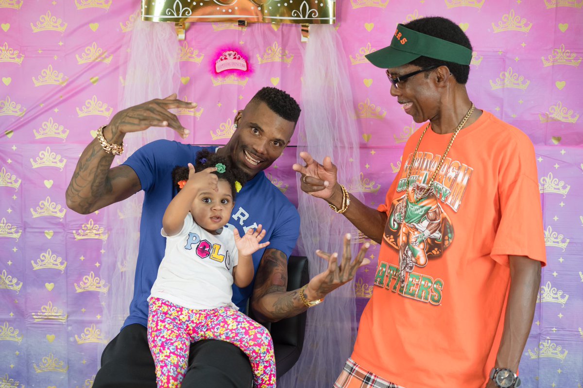 J_Dot239's tweet photo. On this special day 2 years ago a #Princess was born... Happy bDay #PrincessJ❤️💉 Daddy Love Ya! We hanging out good later on today baby!
S/O 2 my Shooter #WillFilms4K @iamwillfilms https://t.co/5L93V6LFKT