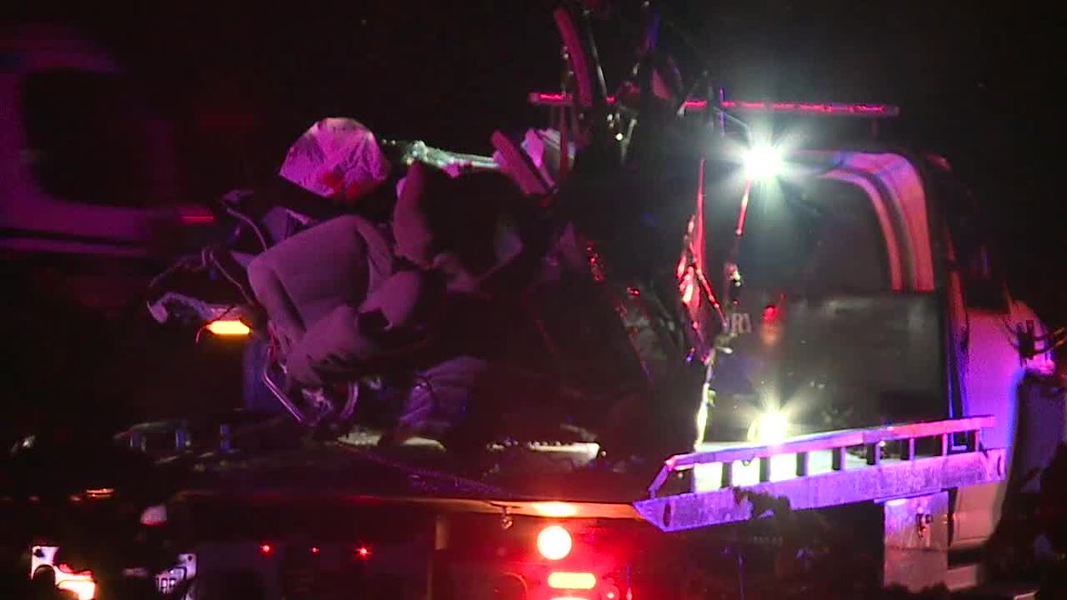 myfox8's tweet photo. 4 TEENS KILLED: A crash on I-40 in Guilford County left four teenagers dead and one with serious injuries. https://t.co/6XrLlEjY33 https://t.co/fWElzE64Zu