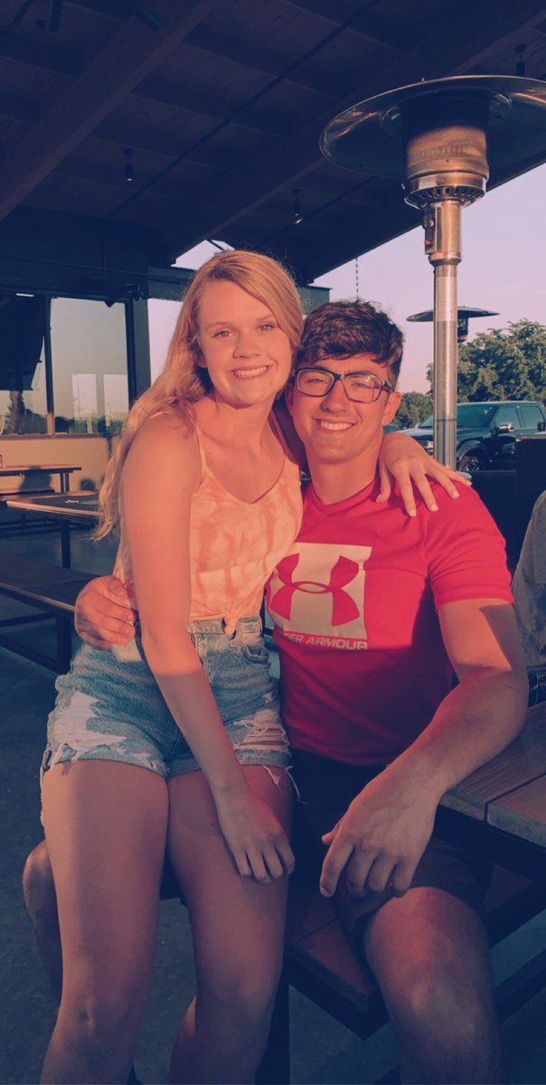 jt1330's tweet photo. I love this girl so much!! Happy 2 years❤️😘 https://t.co/mjV23zvbRQ