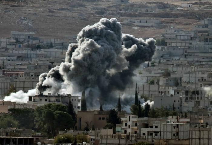 L’EI prend facilement 400 villages, avant de se concentrer sur la ville. Le 6 octobre, ses forces pénètrent Kobané, et contrôlent le cœur de la ville le 10.
