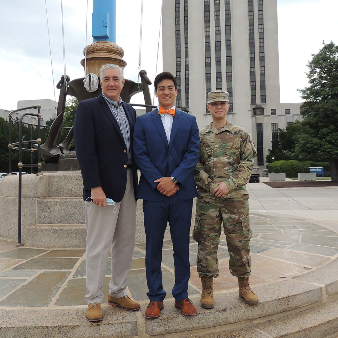 David Pitts '19 was recently commissioned into the United States Air Force. David will be starting medical school at <a href="/vcomvirginia/">VCOM-Virginia</a> soon - congratulations David! <a href="/WashCollAlumni/">WC Alumni Relations</a> <a href="/washcollmrow/">WC Men's Rowing</a>