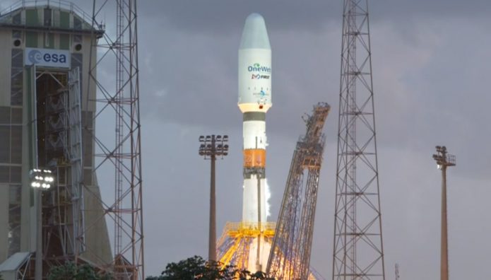 SpaceWatchGL's tweet photo. Later this month a flurry of companies will make their final bids to acquire @OneWeb, Greg Wyler’s prised space start-up
#Blackjackprogram #LEO #LEOconstellations #LowEarthOrbit #NewSpace #OneWeb #PrivateIndustry #Startup https://t.co/idbJOBreGY https://t.co/WzFhqcUcYU