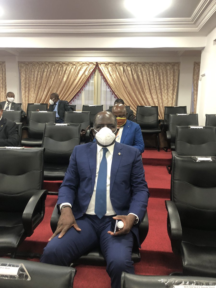 ImmongaultR's tweet photo. Moment difficile. Être assis en plénière à une chaise de celle qu’occupait mon frère E.Issoze Ngondet#Dure réalité,Il est parti. Lors de la dernière plénière il était assis à une chaise à côté de moi #nous échangions comme d’habitude et apprécions les interventions des collègues. https://t.co/1w3BUkIaVZ
