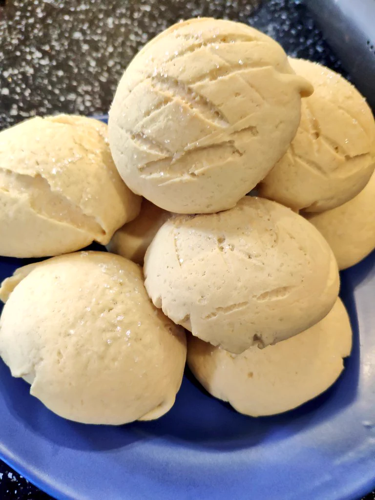 我が名はアルトゥル！春にメロンパンを食べるため来日予定だったラトビア人の方が作ったメロンパンが美味しそう！！