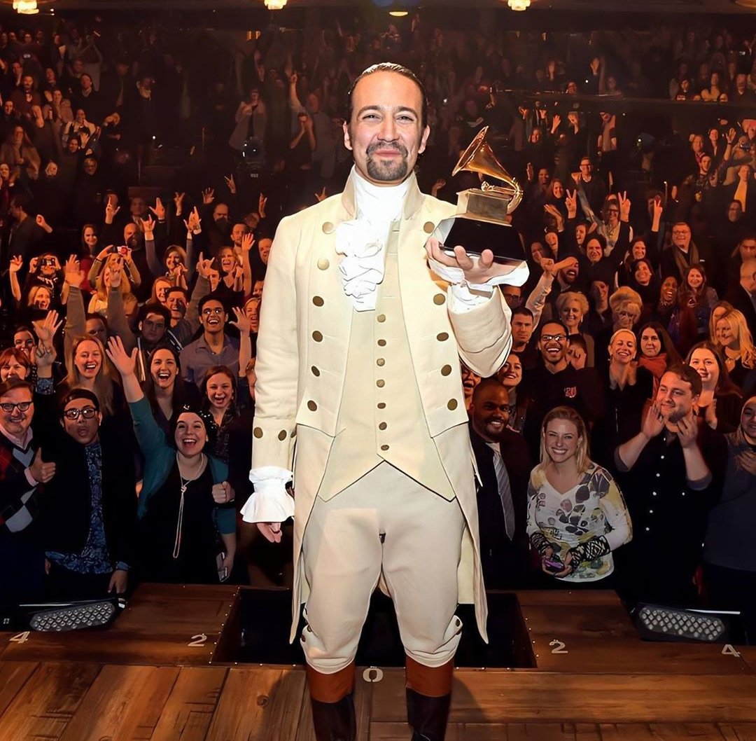 PataitKriti's tweet photo. That previous sunshine smile
☺️ Literally this emoji
#Linmoji sequel to #Pipmoji
#LinDad
@Lin_Manuel ❤️ 
@Phillipasoo right???????? https://t.co/3q7zSO1mlN