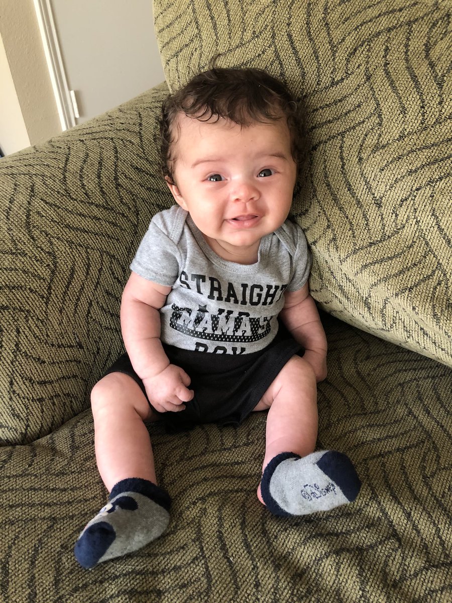 darbaybayy's tweet image. the oven.                      the bun.