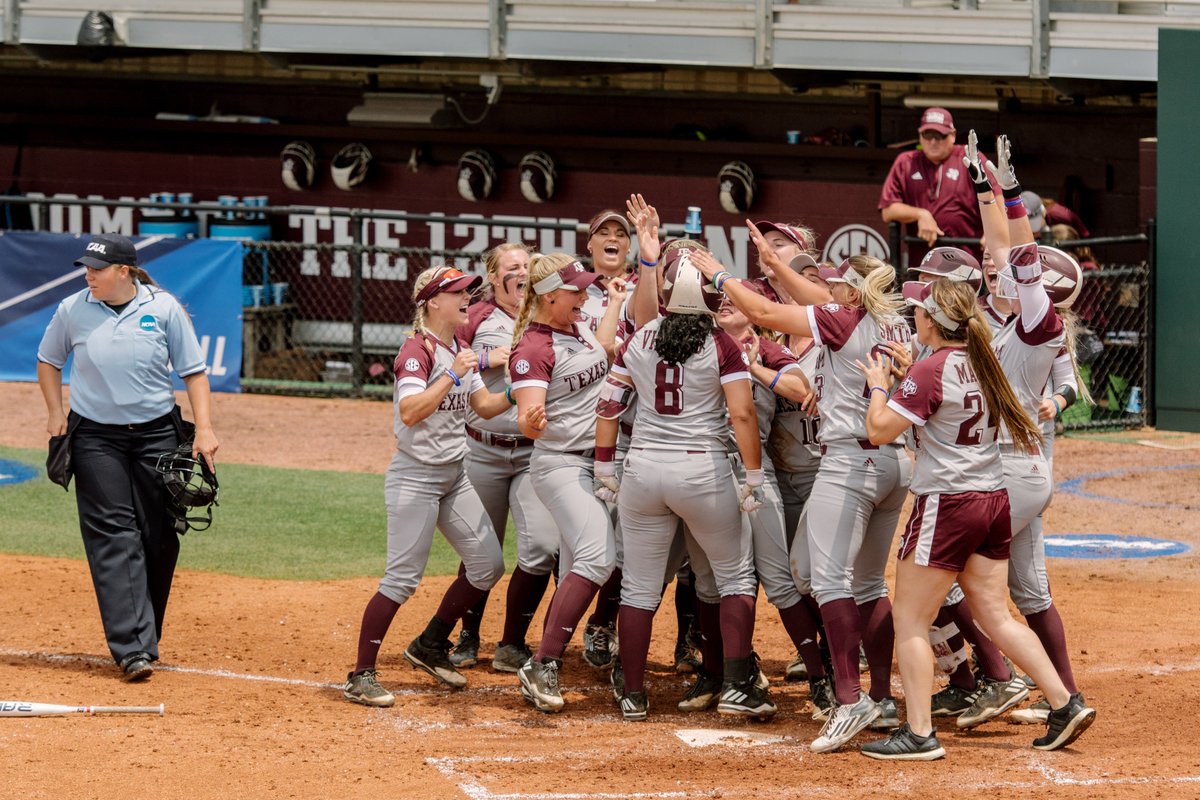 Texas A&M Softball (@aggiesoftball) on Twitter photo Moments like these. 🤩😍
#GigEm Moments like these. 🤩😍
#GigEm