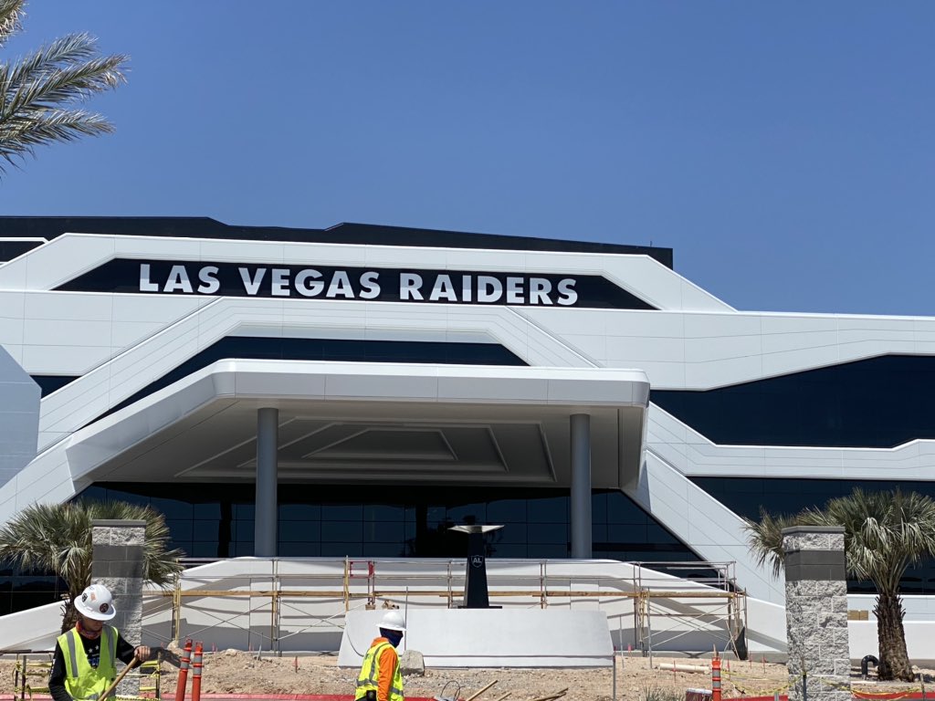 Mick Akers tweet media