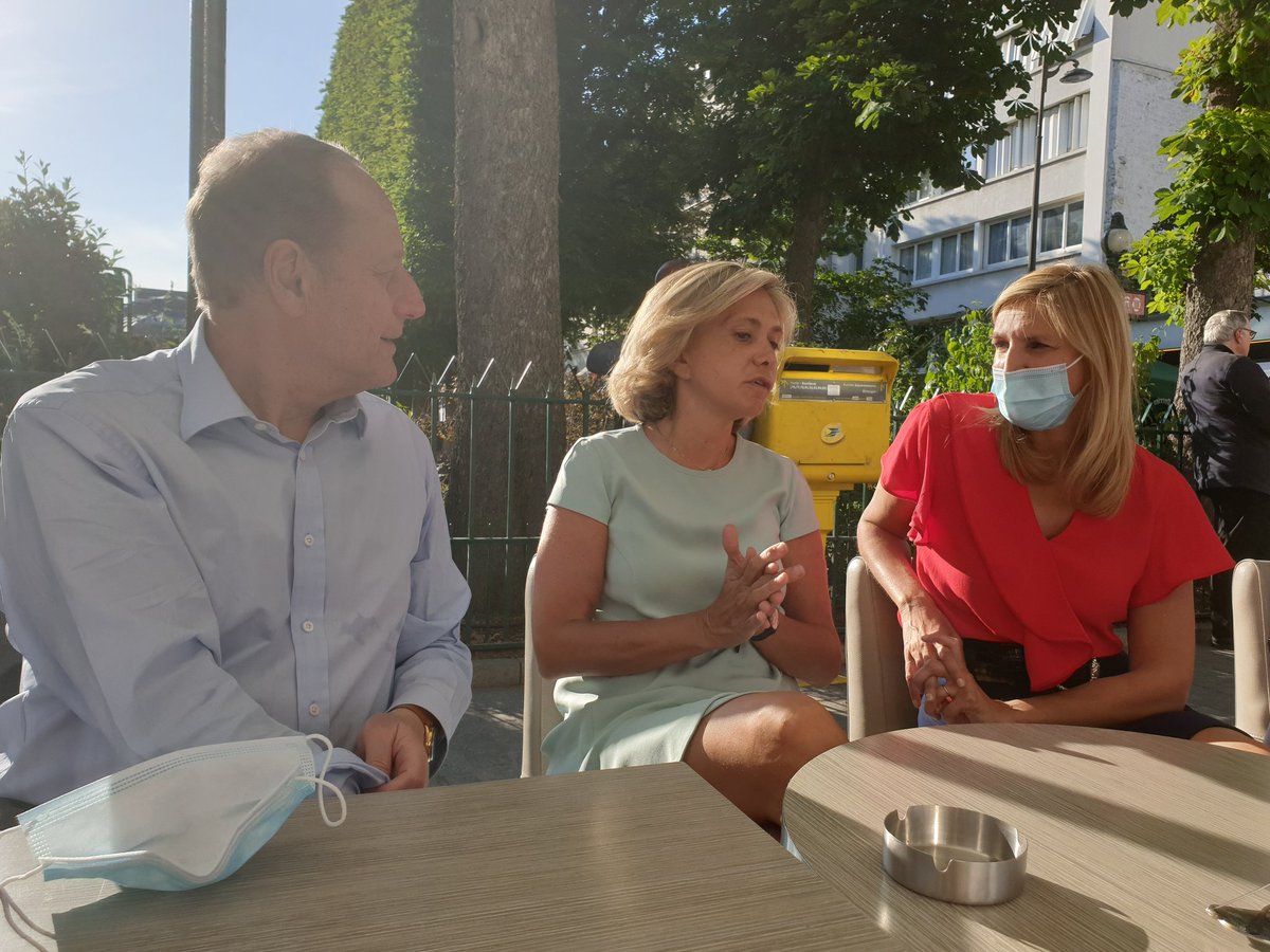 MarionP_15's tweet photo. .@vpecresse aux côtés d'@AgnesEvren et @Philippe_Goujon pour la dernière ligne droite avant le second tour !

▶️ Le 28 juin, chaque voix compte !
#EngagésPourChangerParis #DatiPourParis https://t.co/UdNF8k9GAl