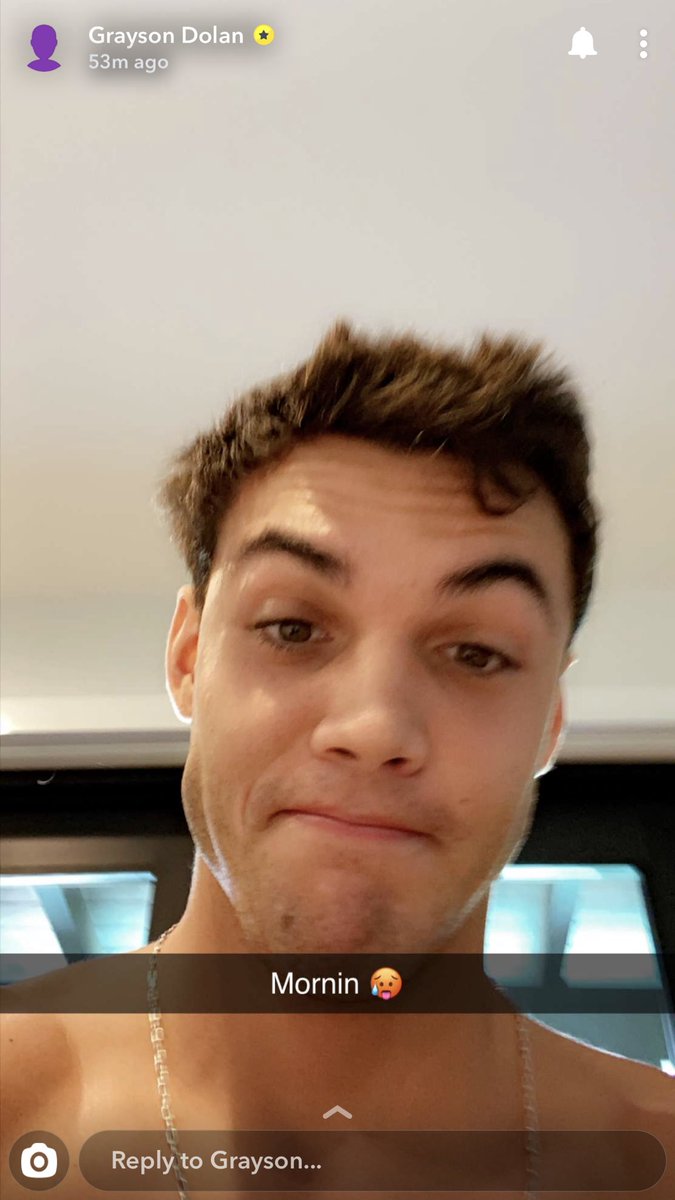 this is so weird omg he has short hair again😭