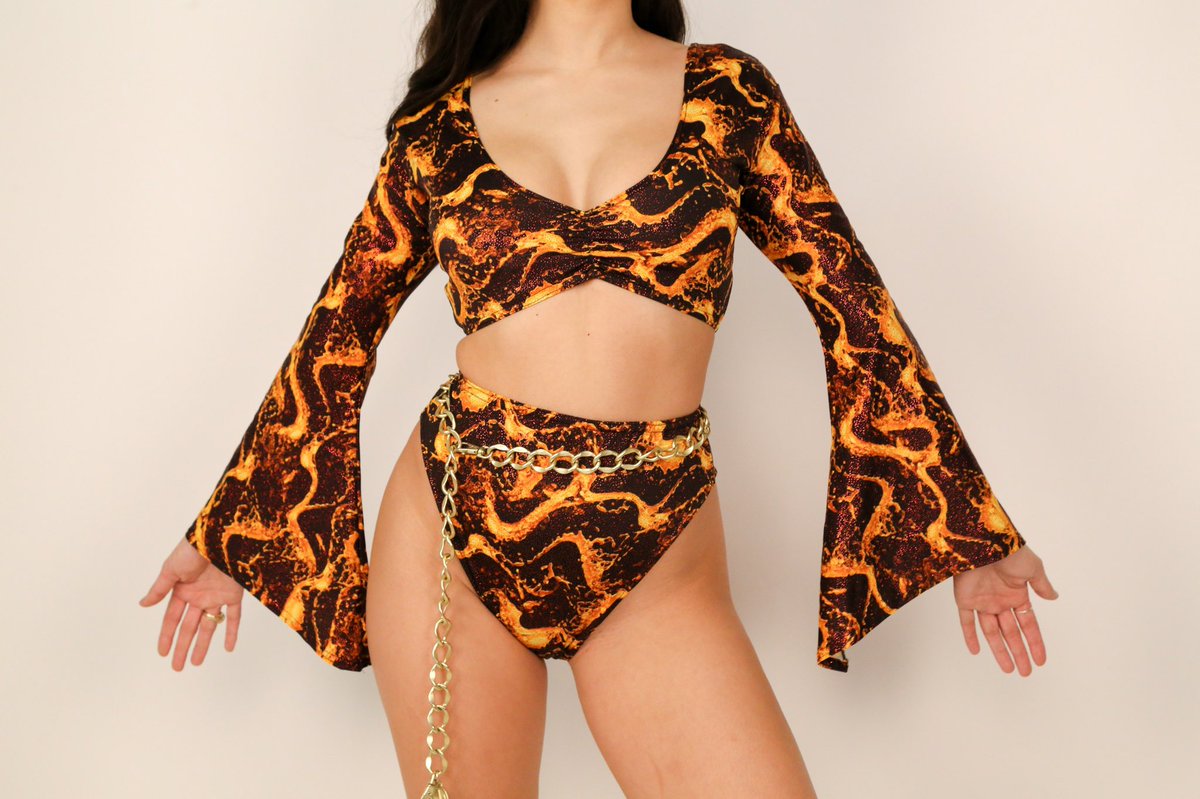mothercoinsol's tweet photo. 🌼GIVEAWAY🌼 I’m giving away one of my signature cinch bell sleeve sets in whatever print you’d like! Here’s how to enter:
1. RT and like this tweet
2. Follow me if you’re not already! 
2. Tag some friends
Giveaway goes until 6/30 and winner will be announced 7/1🌸 GOODLUCK BBZ💖 https://t.co/AeTToNxPZv