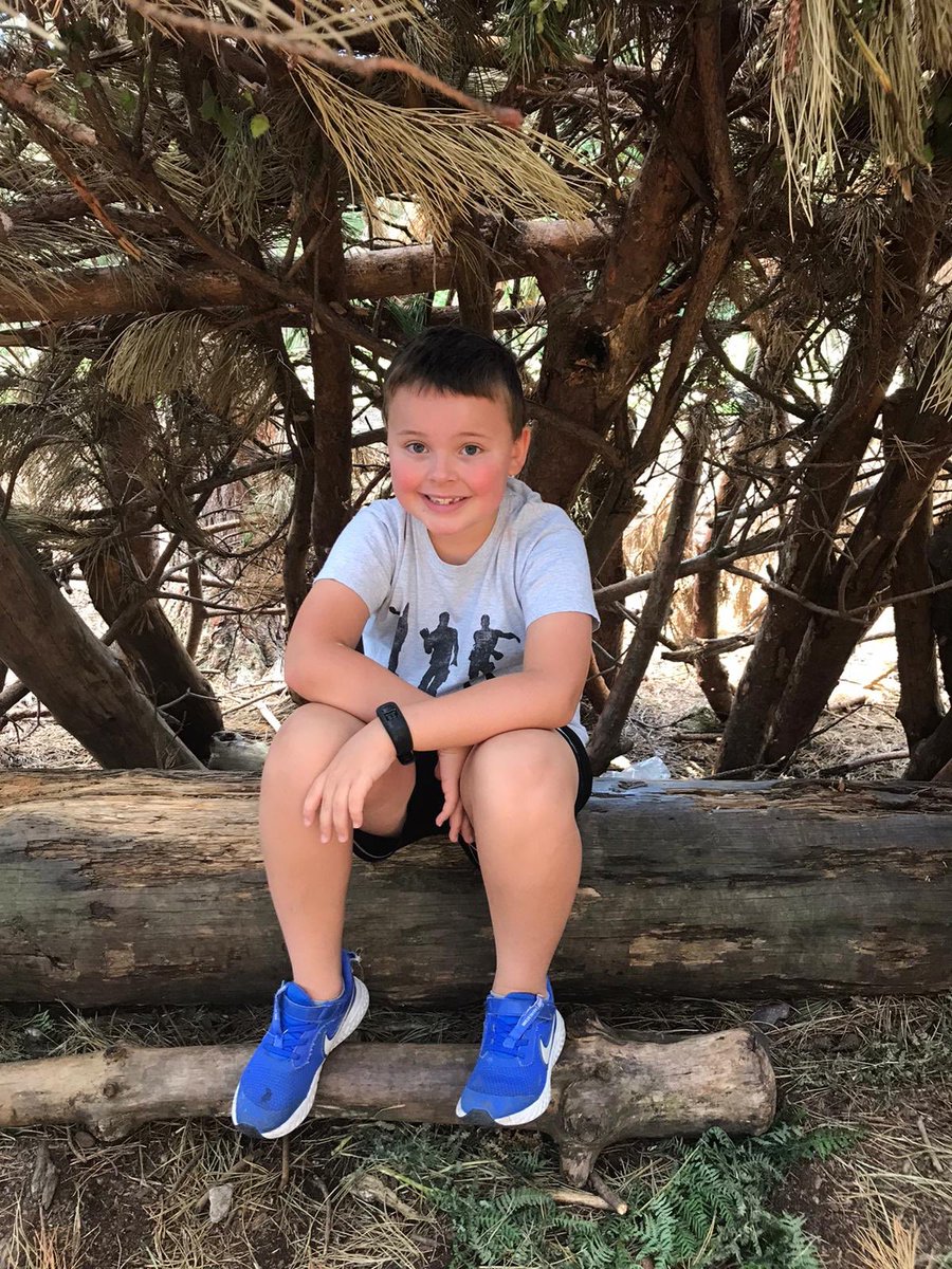 linesgary's tweet image. Just a 7 mile walk today 😅😅