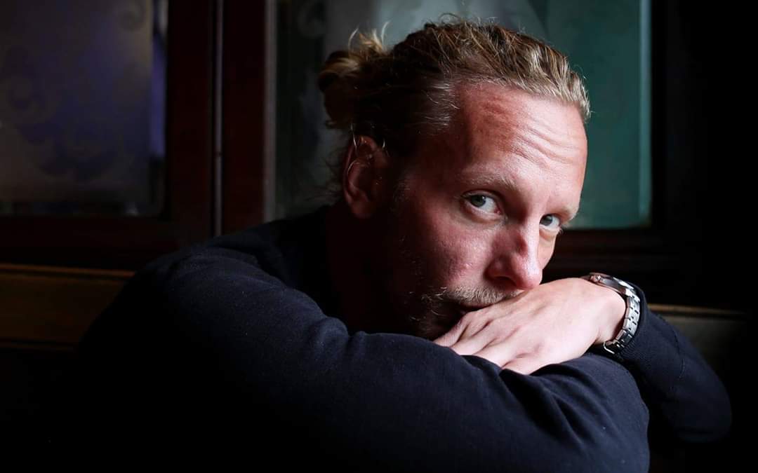 ChrispyPet's tweet photo. Very happy to see the increasing number of members of our LaurenceFoxUnitedFans group on FB that show their support to @LozzaFox - actually hit the 2500 👏👏☺ https://t.co/3sPhTNtSl3