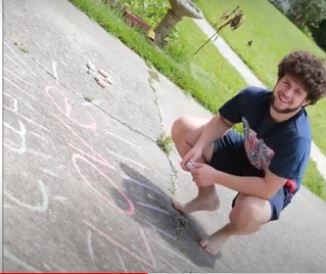 wjbf.com/news/jennies-b…
Augusta teen sets up a "challenge" to Spread the Love by posting a banner and donating to youth mentoring program Boys with a Future.