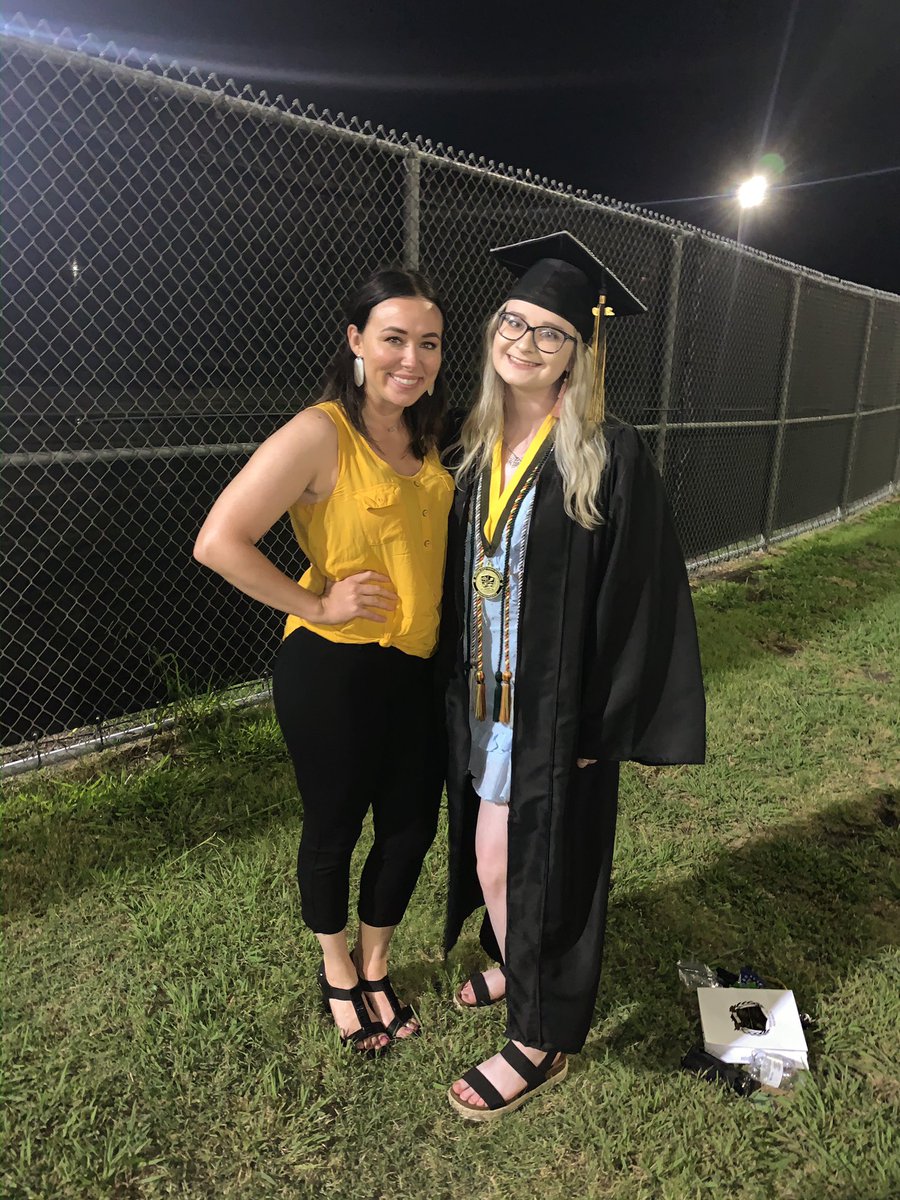 kayleighvenable's tweet photo. the day finally arrived. couldn’t be happier to have spent my 4 years at rchs💛 @RoyseCityHS thank you for an incredible night. https://t.co/JbhC3s3hvY