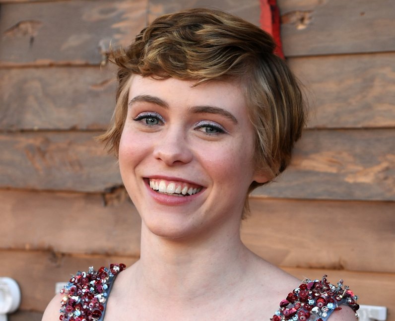 sophia lillis as rose lalonde!