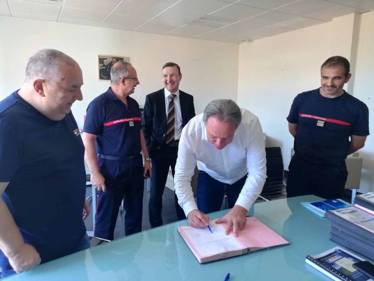 sis_2b's tweet photo. 🤝Nouveau partenariat !
Une association qui a pour but de faciliter l''accompagnement des Réserves Communales et leurs bénévoles dans leur demande d'accréditation. Bravo à Jean-Pierre Mazzi, psdt de la #BSPM (Brigade de Soutien et Protection Martinelli) pour son engagement ! 👏👏 https://t.co/QvoLLXXB4z