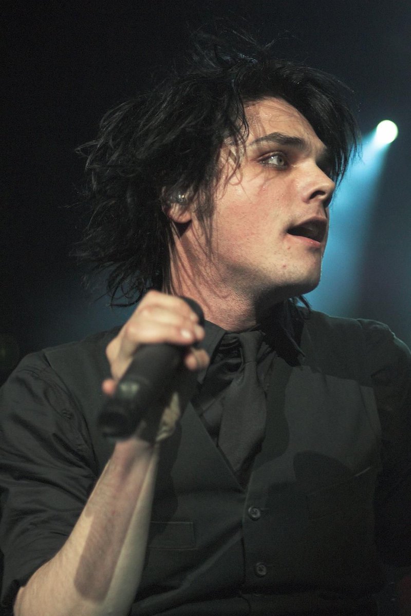 a thread of gerard's black waistcoat from 2007 aka my favorite look