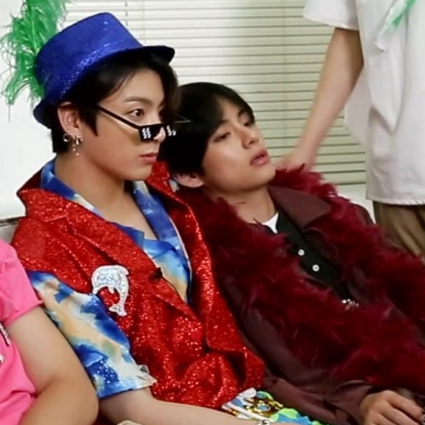 kkpopppppppp's tweet photo. หุๆๆๆ เรือพี่นี้แรงจริงๆ #kookv #bts https://t.co/53ICngnbzk