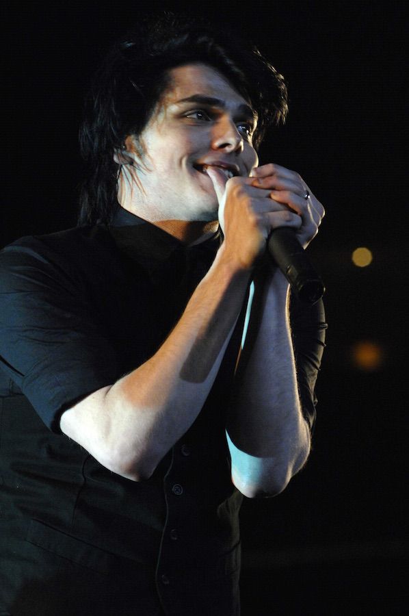 a thread of gerard's black waistcoat from 2007 aka my favorite look