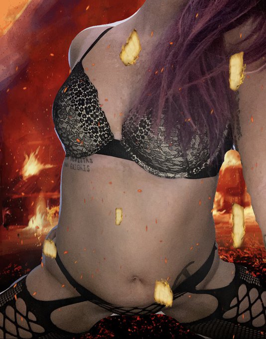 Check me out around 8pm on chaturbate. Come make me horny and torture my pussy by making my lush go off