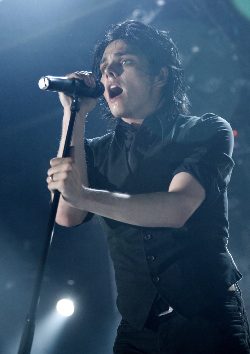 a thread of gerard's black waistcoat from 2007 aka my favorite look