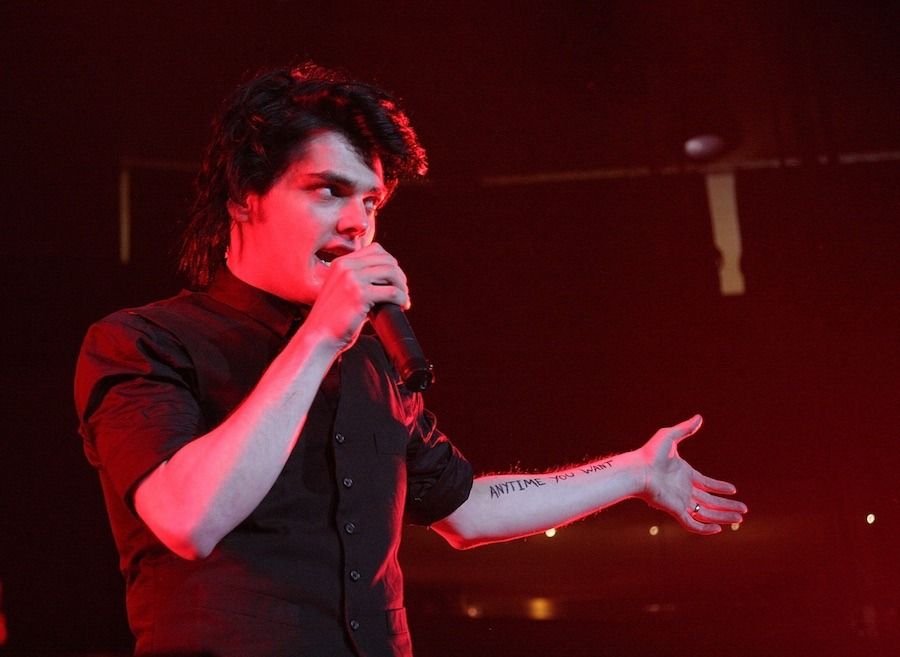 a thread of gerard's black waistcoat from 2007 aka my favorite look