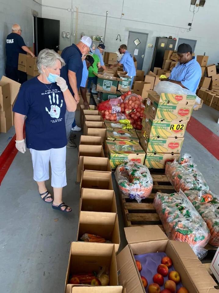 HealthyLearners's tweet photo. We had another successful packaging process with the Dillon County COVID-19 Community Response Team. Over 200 boxes packaged and delivered! 
Various organizations, civic groups and caring individuals make this effort possible! @DillonHerald @the_encouraging #loveisinourmission https://t.co/VVGkM2tQr6