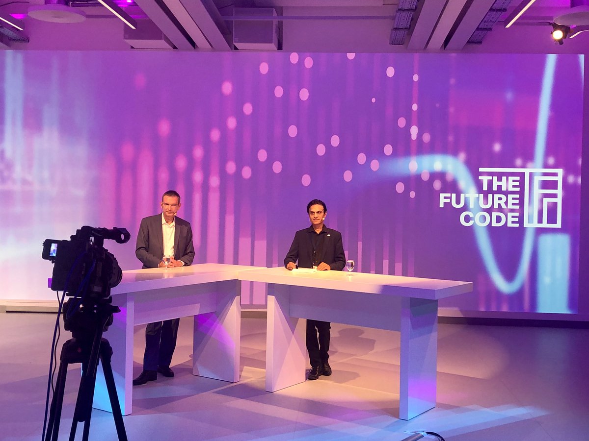 VCG_GSchunk's tweet image. Danke @DoroBaer für das Live-Statement auf dem #thefuturecode #fachkräftemangel #talentintegration thefuturecode.de