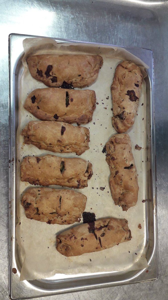 ChefWhitehall's tweet photo. Packed lunches being served during the crisis. Trying to be the best we can be.
Today we made cornish pasties using #beef from @FarmWilder 
with a little note explaining why going out with each lunch.
@freshrange @SAfoodforlife https://t.co/NJ1WXvscg0