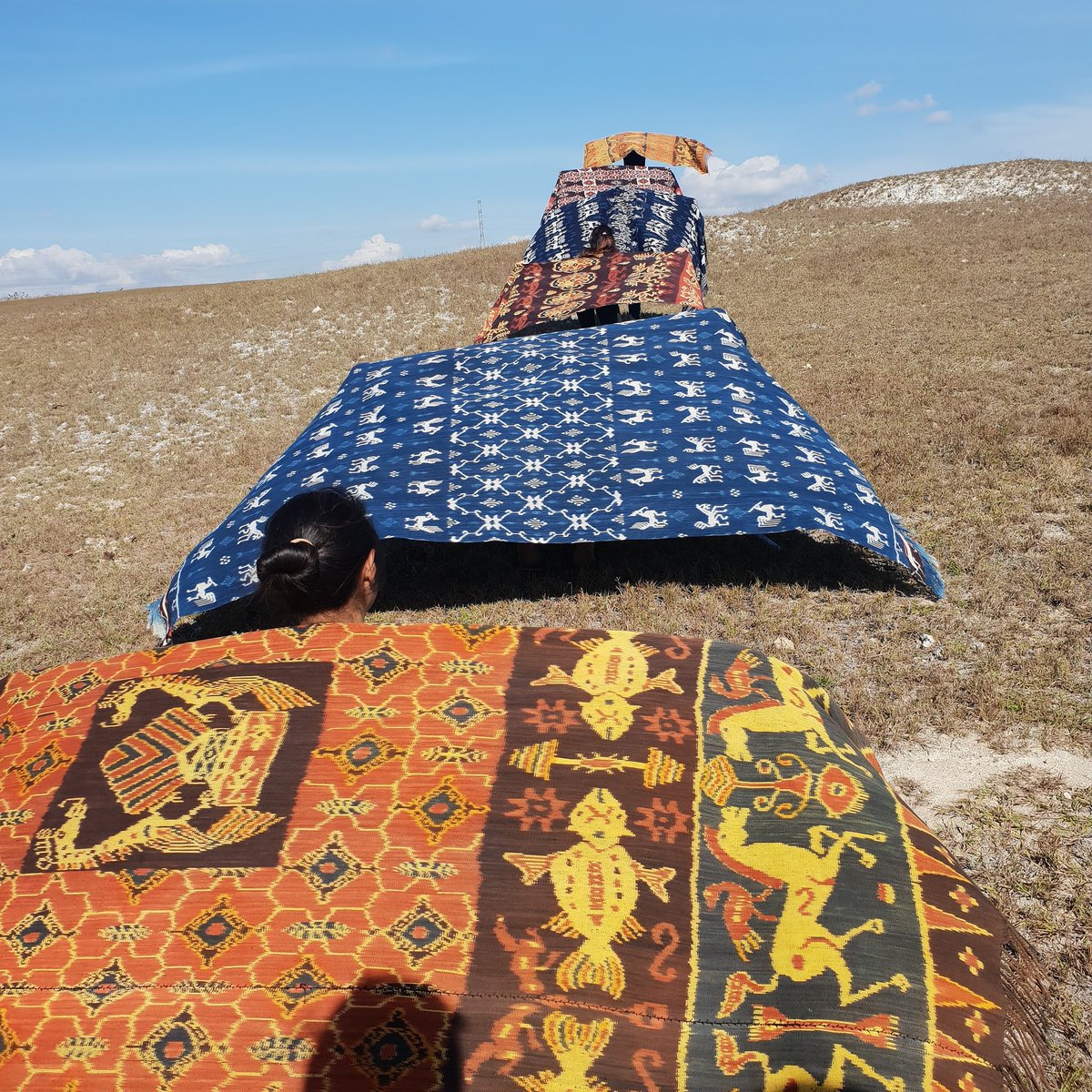 mandaros0104's tweet photo. #kaintenunsumba
#sumbawovenfabric https://t.co/D09acEhkJs