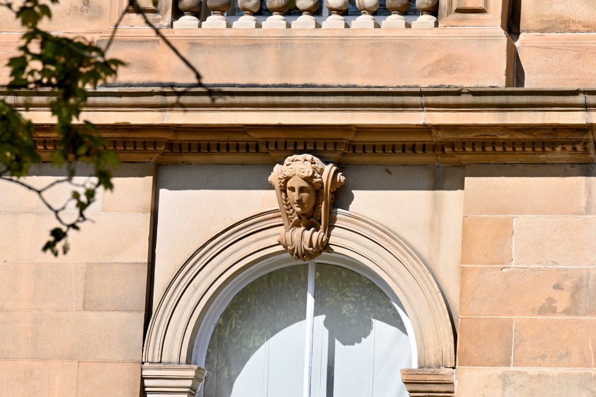 A few more women on buildings, then I’ll change theme! Back to  @KelvingroveArt for St Mungo flanked by two women, a carved head on North Park House, and the Virgin Mary who is celebrated in many places, in this case the former Notre Dame Convent.  #WomenMakeHistory  @womenslibrary