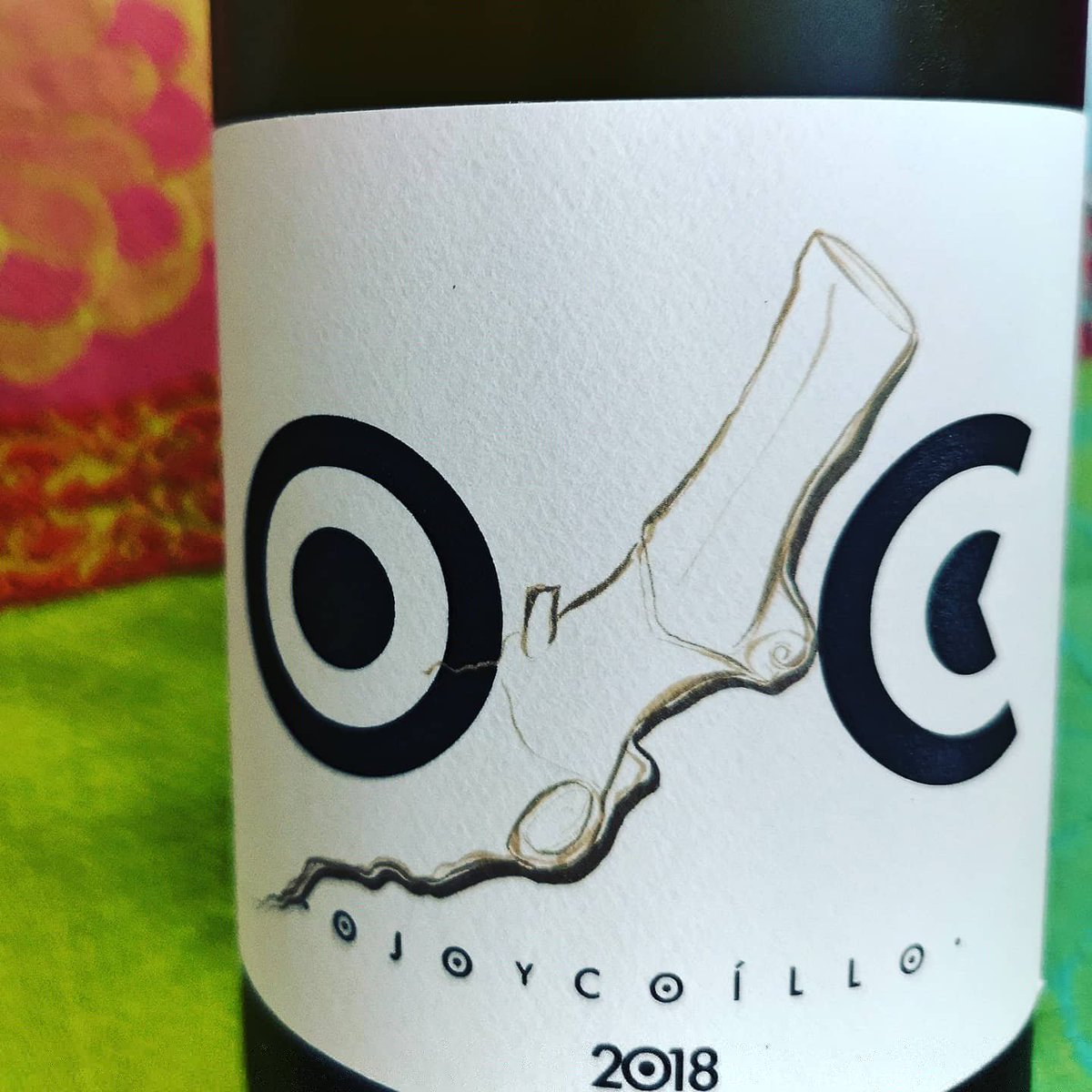 Ojo y coillo. Técnicas ancestrales de poda.  Ojo con este vino del joven viticultor montillano <a href="/MAILLO1991/">Miguel Castro Maillo</a>. Una Pedro Ximénez expresiva como pocas. Un vino fresco, limpio, largo, con toques almendrados y salinos. Criado en botas viejas bajo velo de flor.