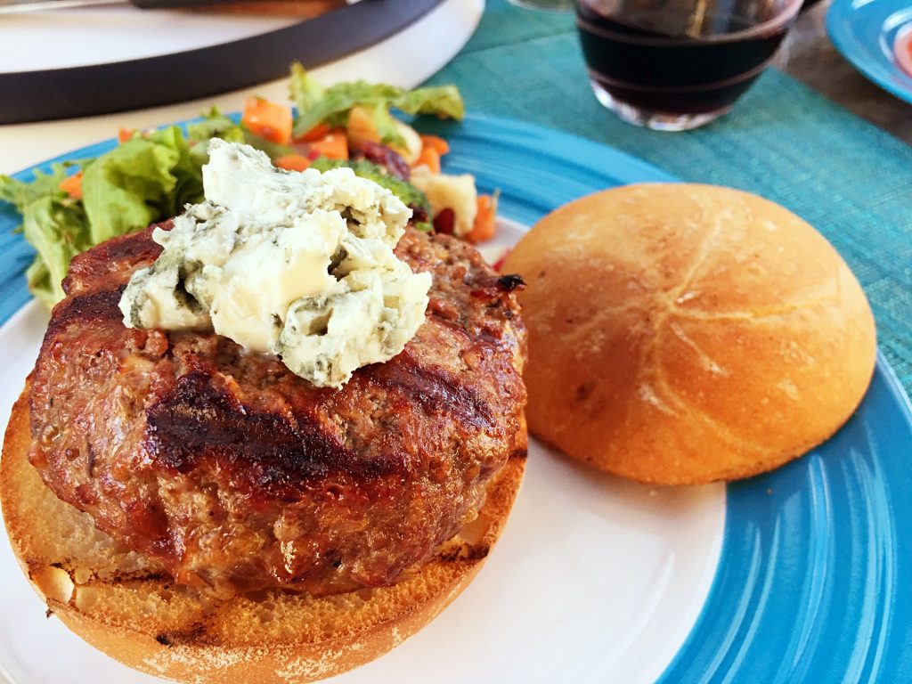 Club Foody Recipes and Videos: Blue Cheese Burgers Recipe • Juicy & Flavorful! | ... clubfoody.blogspot.com/2020/06/blue-c… 
#foodie #RecipeOfTheDay #recipesforthepeople #home #homeMade #eating @dineatme @GlebTheBaker @RecipePubs @tasty @yummly @FoodTVnews @Fooddotcom #500pxrtg @landoffacts