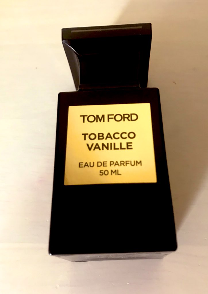 エリ ずっと欲しかったトムフォードの香水タバコバニラを手に入れて嬉しい 英国紳士クラブの香り