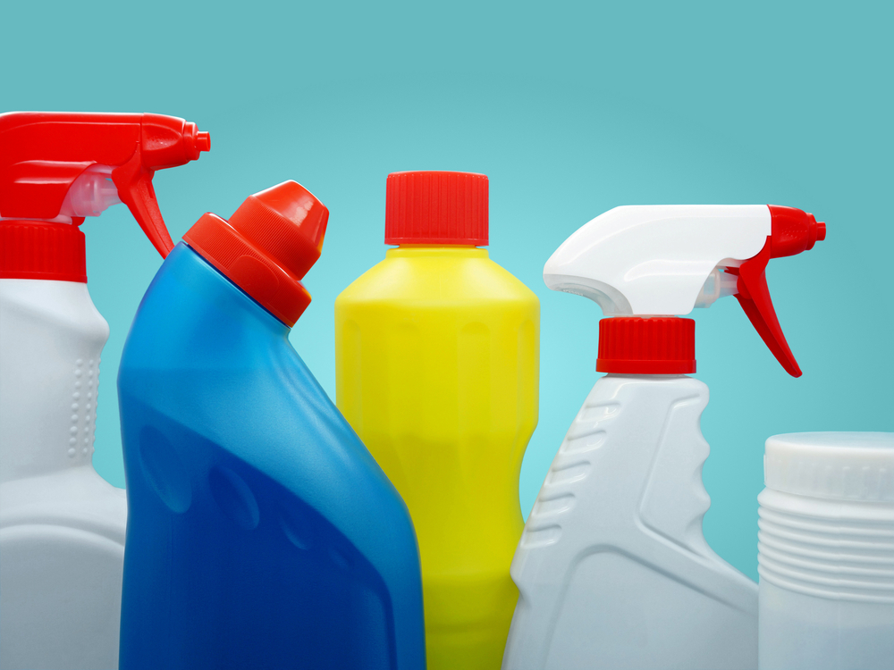 SCCHealth's tweet photo. If you need to dispose of Household Hazardous Waste — like pesticides, automobile products or cleaning supplies — in #StCharlesCounty, both #RecycleWorks facilities are open and can safely process them for you. htps://www.sccmo.org/HHW https://t.co/vJuI7XSBVj