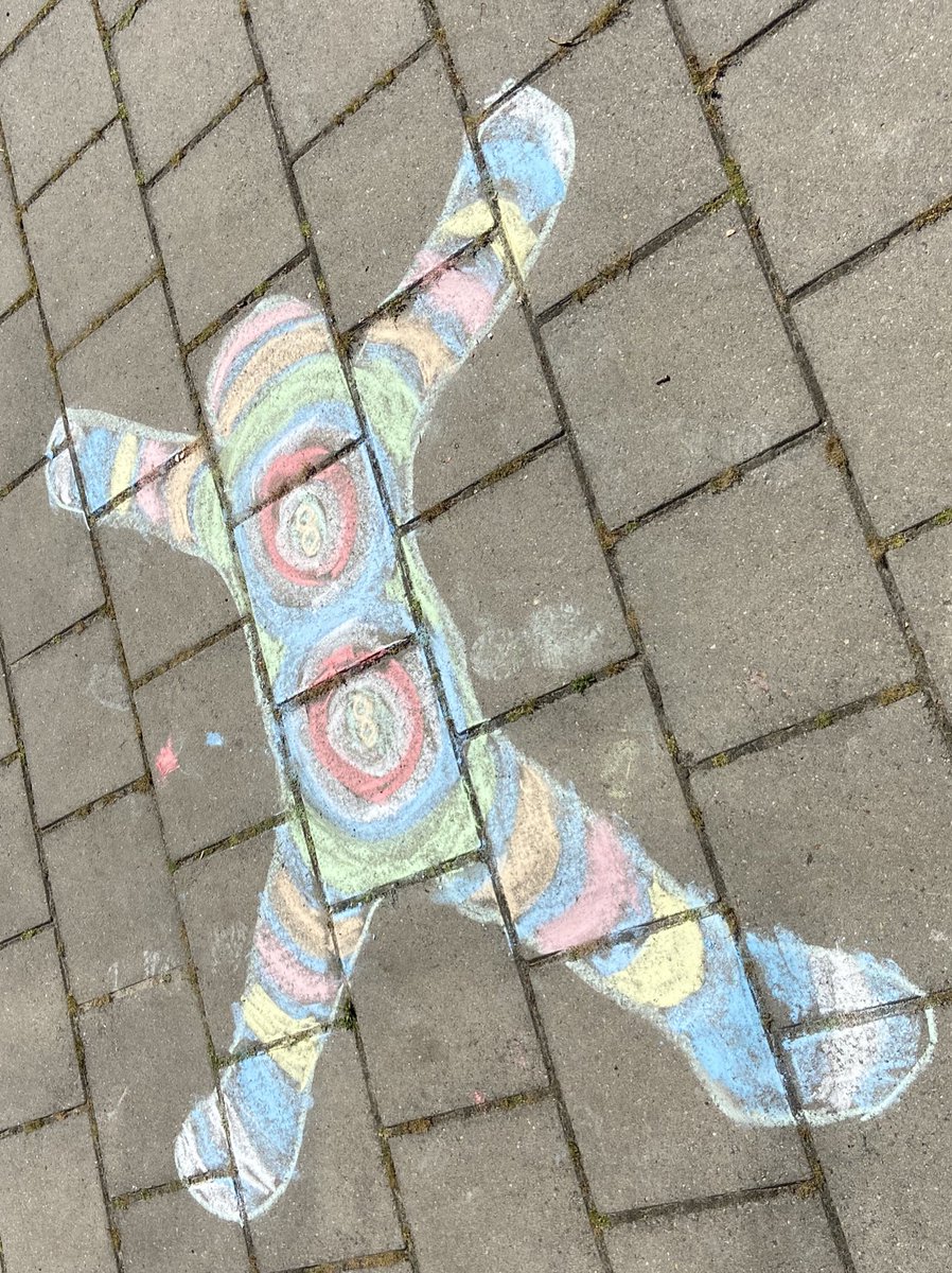 1/2 i.p.v. #legomasters, met de @BeweegWijs pleinclub #neede <a href="/Gem_Berkelland/">Gemeente Berkelland</a> CHALKMASTERS gespeeld. Ik, als Krijtmaster, ging met name letten op het verhaal, kleurgebruik en het houden aan de opdracht.