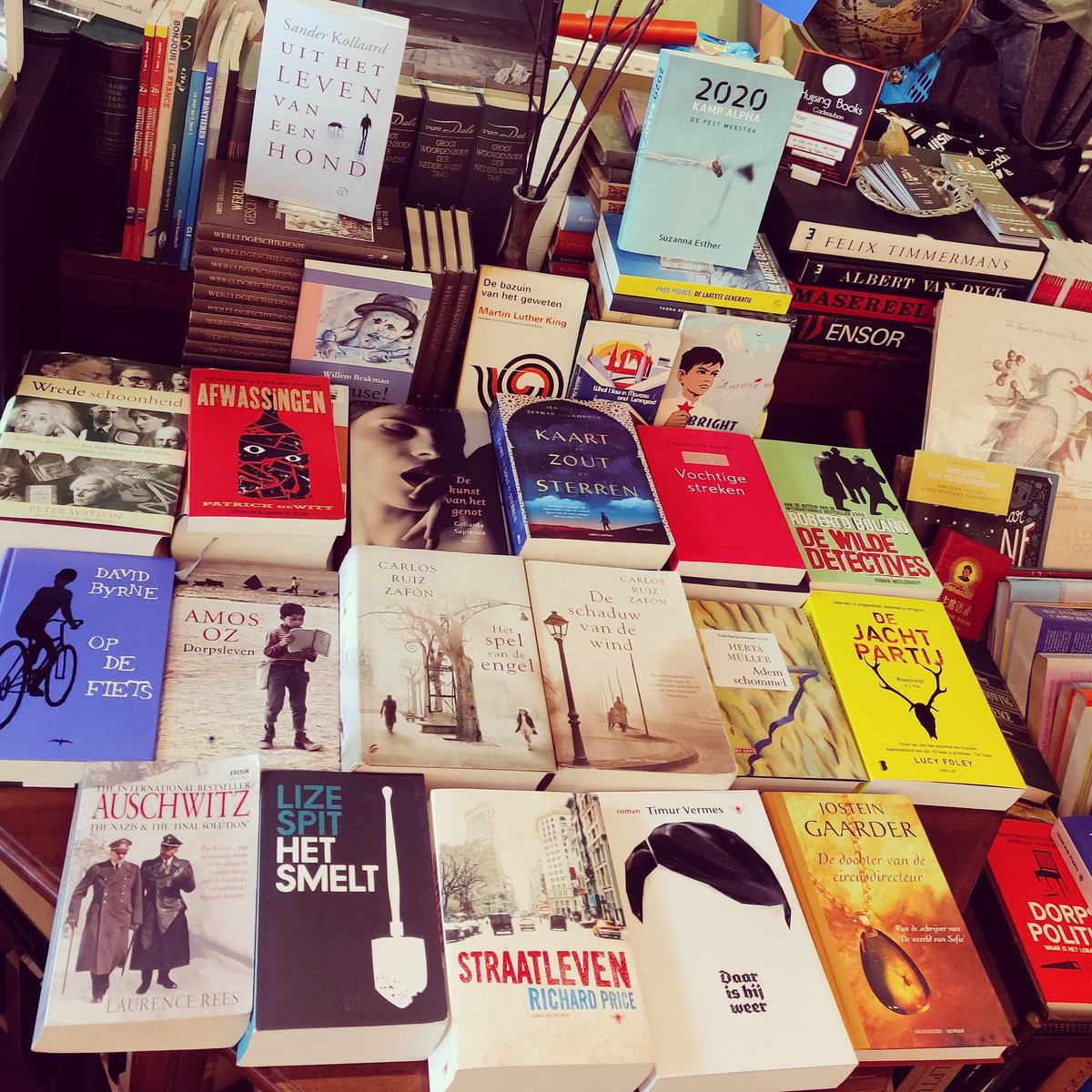 HuijsingBooks's tweet photo. On the table:#timurvermes #davidbyrne #josteingaarder #amozoz #carlosruizzafon #suzannaesther #sanderkollaard #lizespit #hertamüller #robertobolaño #richardprice #lucyfoley #patrickdewitt #willembrakman #laurencerees #charlotteroche #martinlutherking 
#goodreads for #sunnydays🌞 https://t.co/c3toW8MrEZ