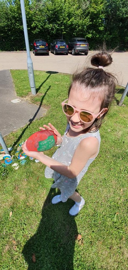 klee9688's tweet photo. @RhiwSyrDafydd @jonesrsdp @Mr_JonesRSDP Went for a nice sunny walk to leave their rocks at the school today. https://t.co/a8TZC8Oy8q