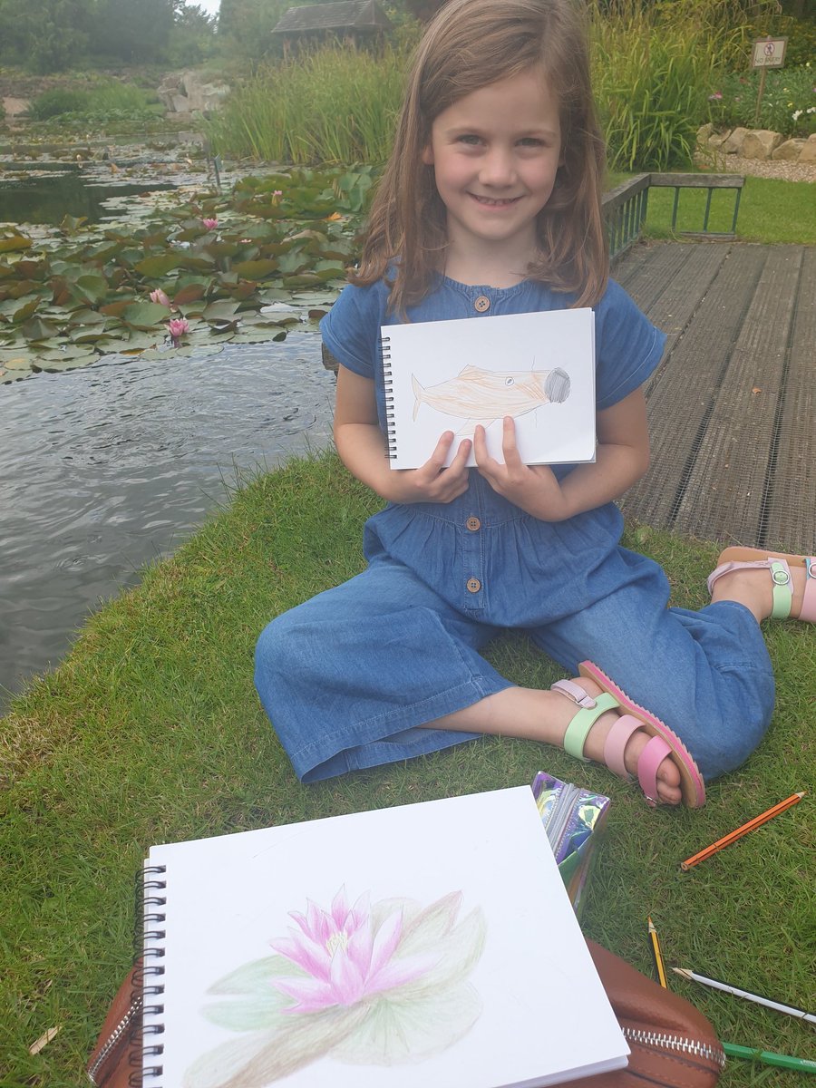 ljwoodall22goo1's tweet photo. Art lesson at Burnby Hall today, drawing lily pads/flowers and fish! @HuttonCran @MissR_HCPS #hccpshomelearning https://t.co/zuoKxlW7QF